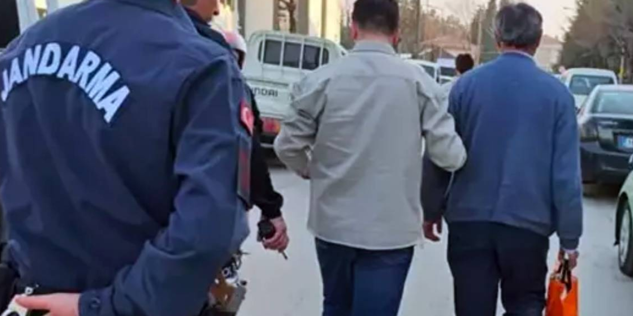 Bursa’da pazarda dehşet: Boşanma aşamasındaki eşini tabancayla kovaladı