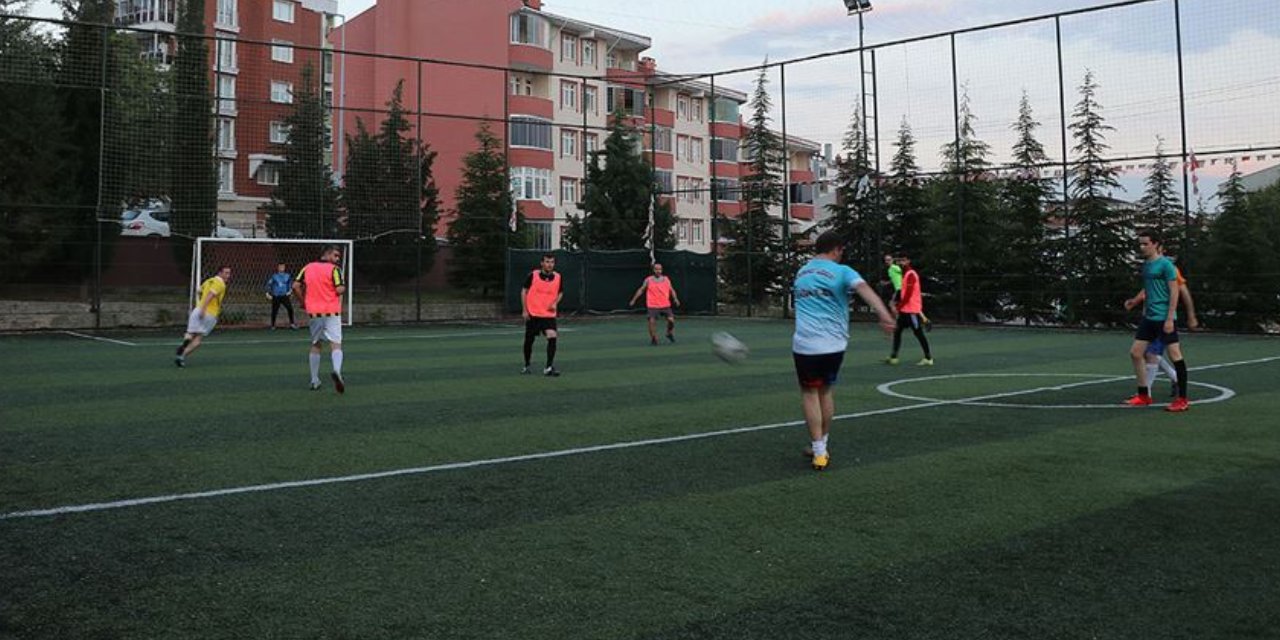 Aydın'da halı sahada kalp krizi geçiren kişi öldü