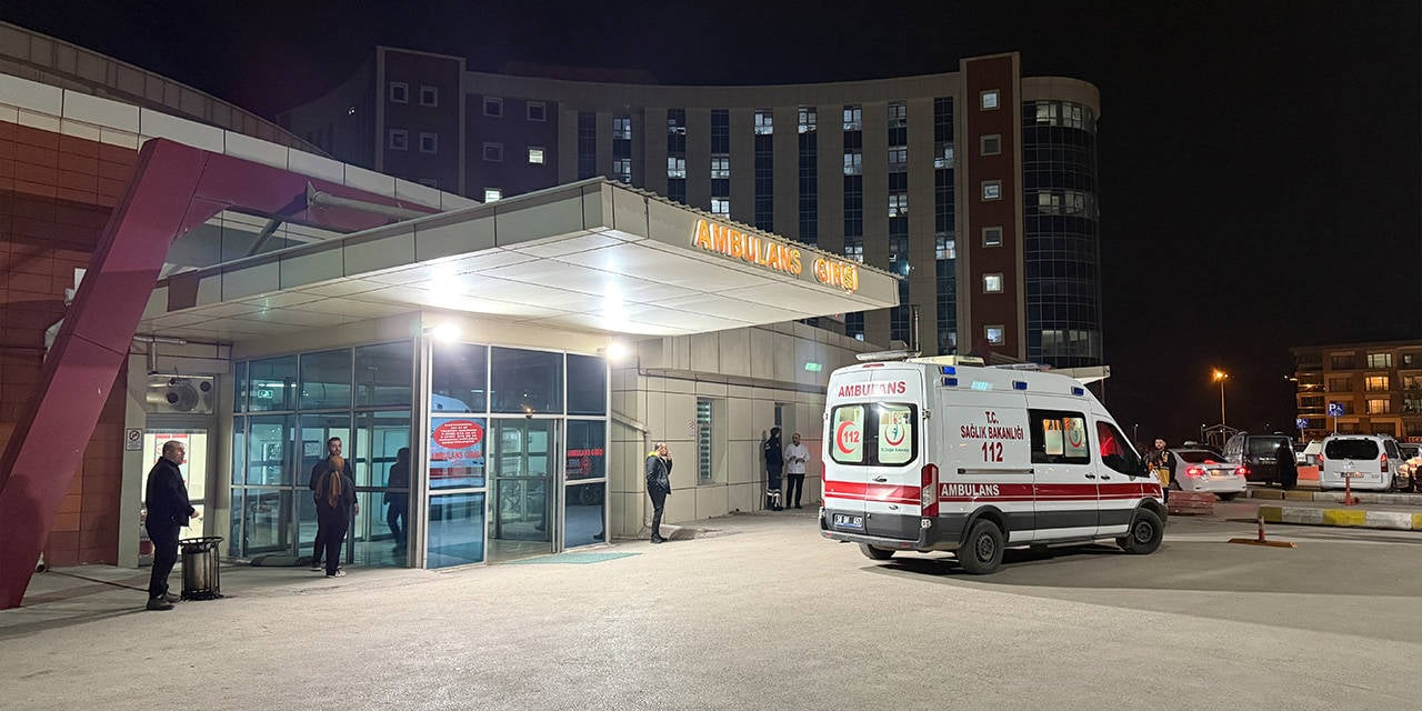 Sivas'ta ilginç olay: Ramazan topu görevlinin elinde patladı