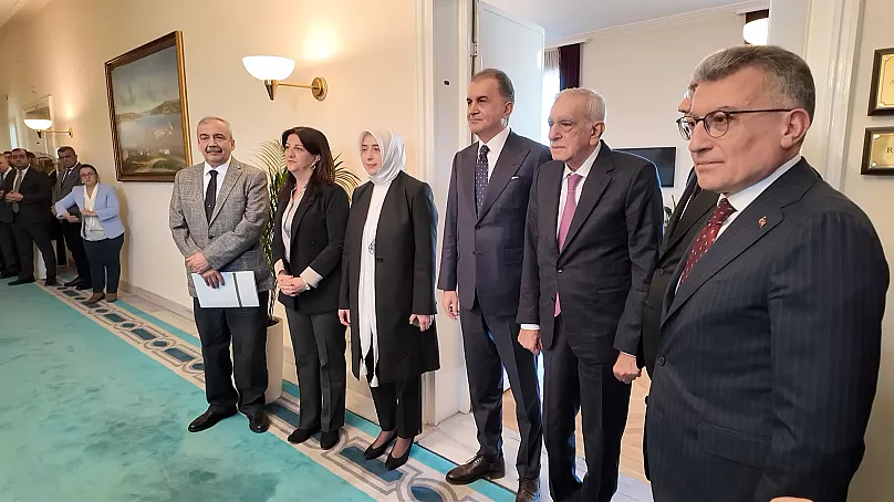 AKP'li vekiller sürece 'Fransız' kaldı: Önder AKP'li vekillere bilgi veriyor