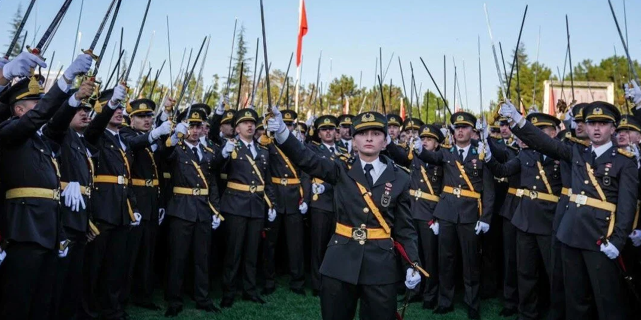 ‘Ortak ev tuttular’ iddiasına teğmenlerin avukatından açıklama