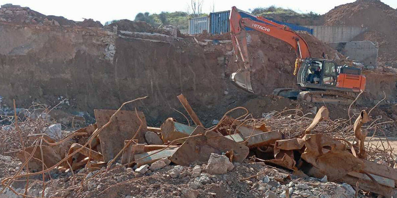 İzmir’de eski kurşun fabrikasına ait radyoaktif atıklar boş araziye döküldü
