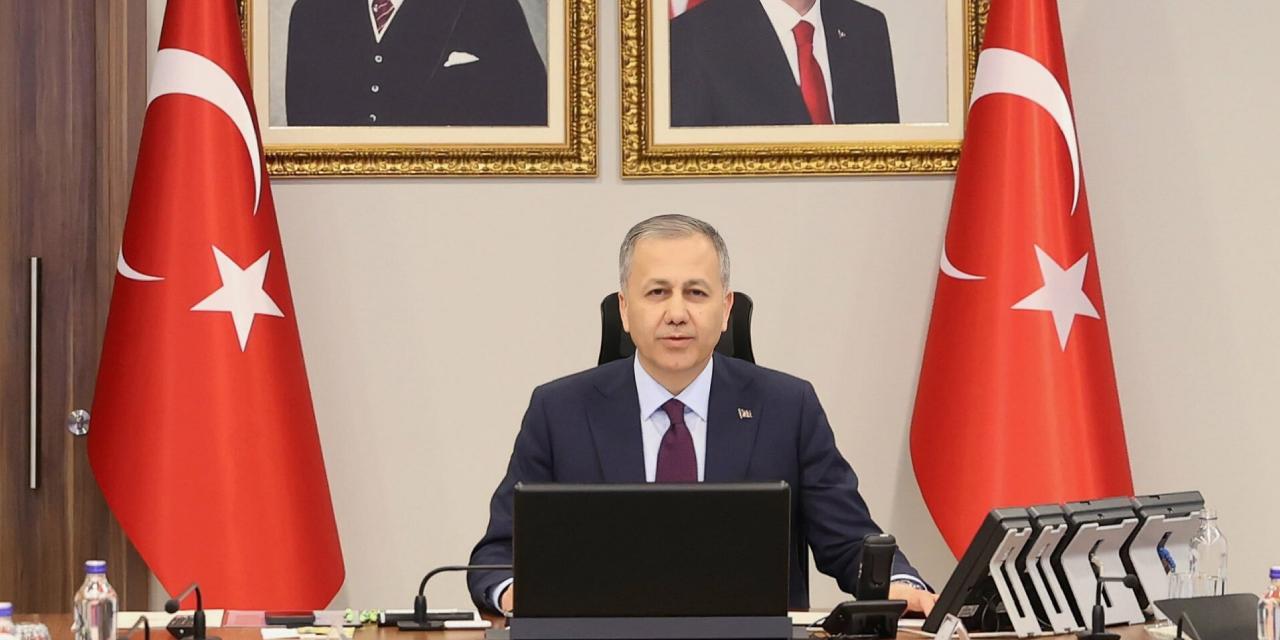 Bakan Yerlikaya, 51 ilin valisi ile sahipsiz sokak köpeklerine ilişkin video konferans toplantısı gerçekleştirdi