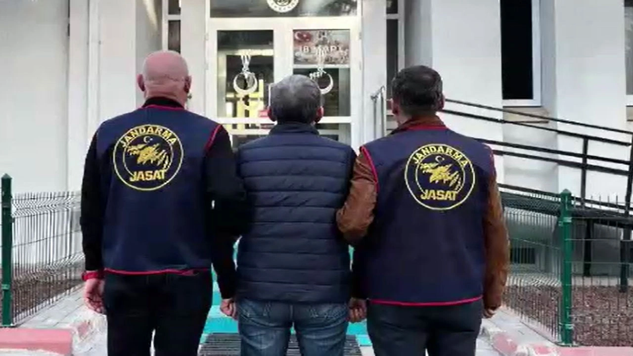 MİT tırlarının Adana'da durdurulduğu dönemde il emniyet müdürü olan kişi yakalandı