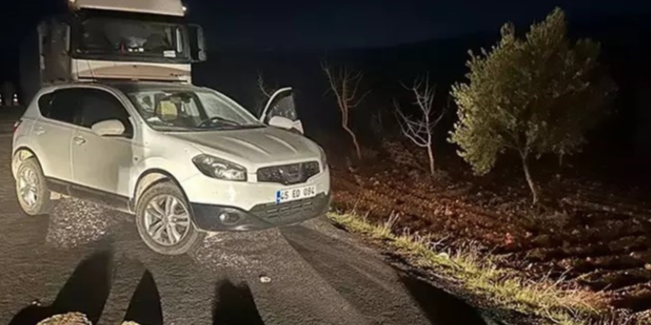 AKP'li belediye meclis üyesinin aracına silahlı saldırı!