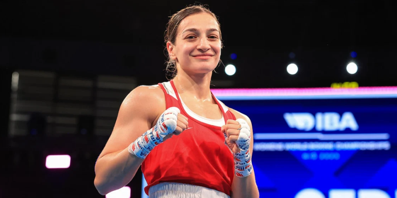 Buse Naz Çakıroğlu, Dünya Boks Şampiyonası'nda gümüş madalya kazandı