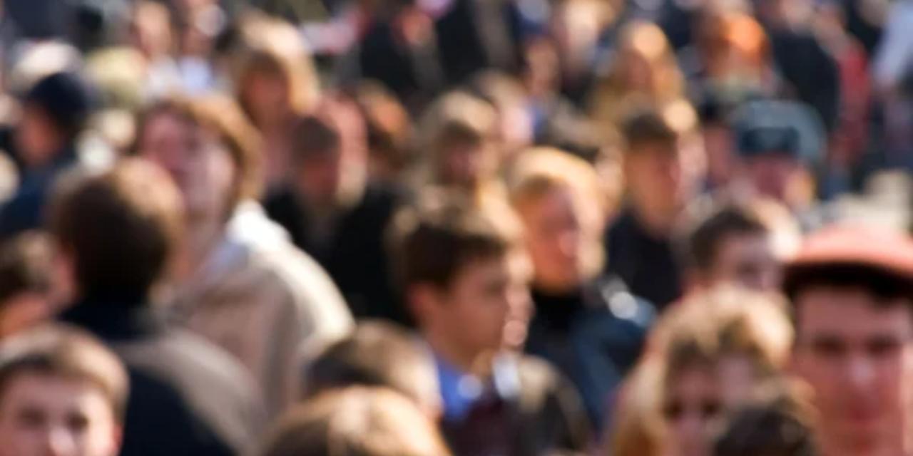 Hem çocuklarına hem de ebeveynlerine bakmak durumunda olan 'Sandviç Kuşağı'