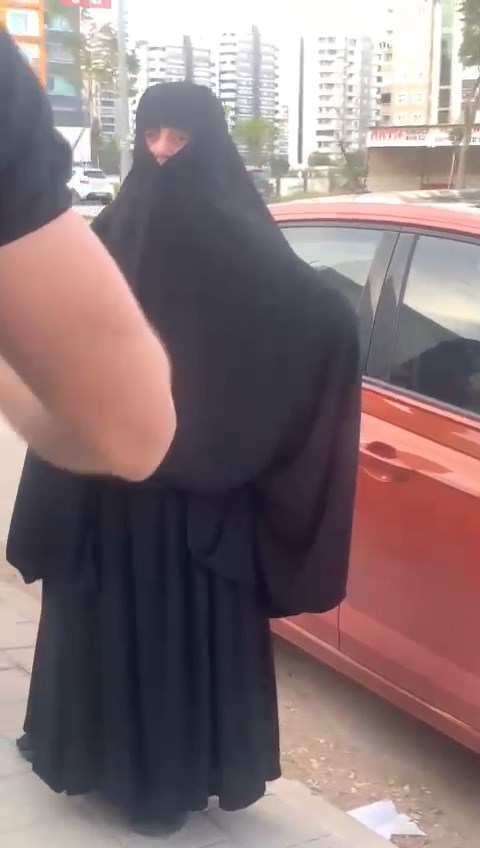 'Ramazan'da edepsizlik yapmayın' diyerek spor salonuna saldırdılar