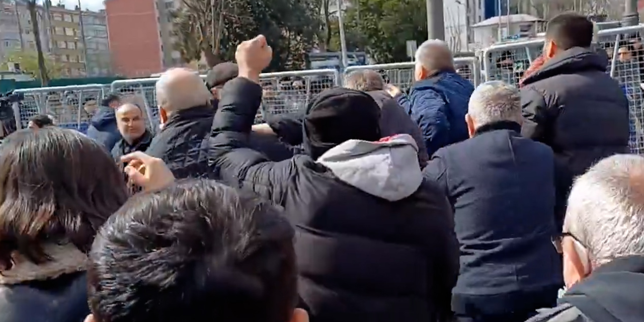 Vatan Caddesi'nde kriz büyüyor! CHP'liler barikat önünde