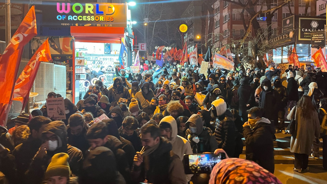 Ankara'da yurttaşlar, irade gaspına karşı sokakta! Mansur Yavaş gençlere seslendi