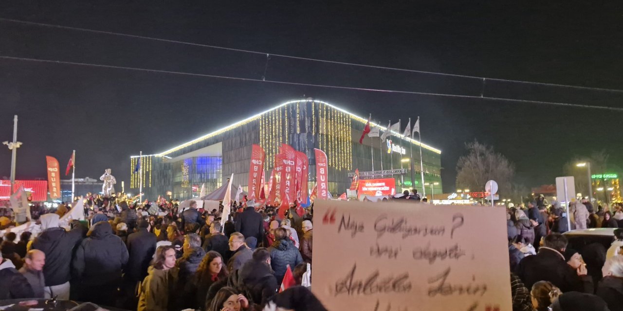 Bursa’da Ekrem İmamoğlu'na destek için binler yürüdü