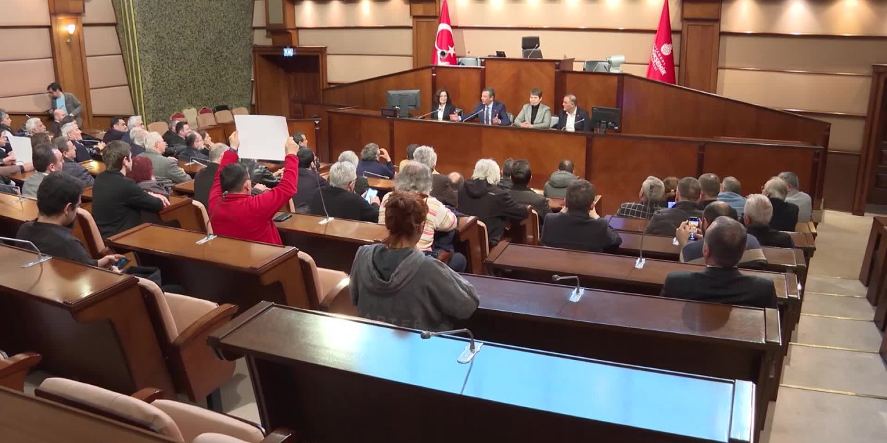 TMMOB, TTB ve sanatçılardan Saraçhane'de CHP’ye destek ziyareti