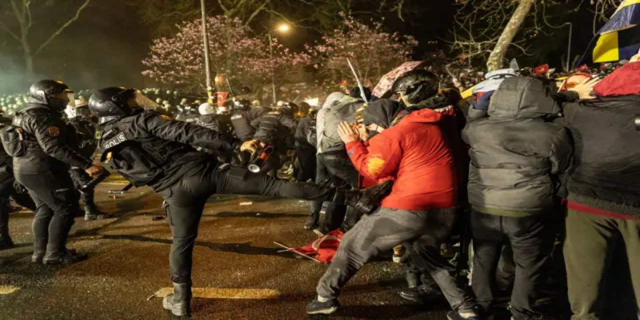 Yerlikaya İmamoğlu eylemlerinde terör buldu:  5 günde bin 133 kişi gözaltına alındı, 12 terör örgütü tespit edildi