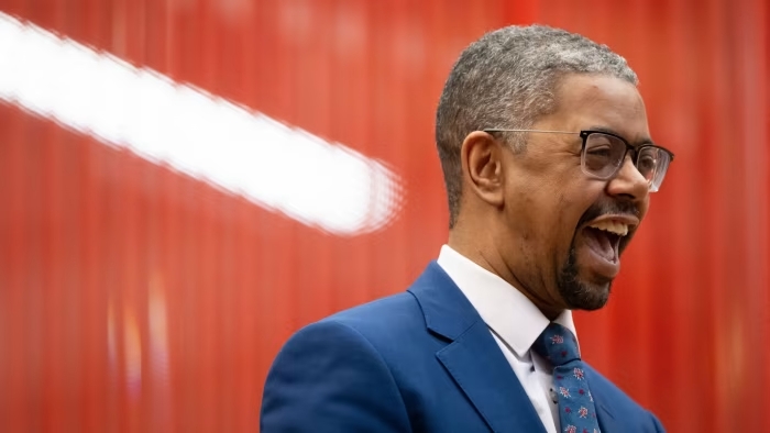 Avrupa'da bir ilk: Galler İşçi Partisi siyahi lideri başbakan oldu