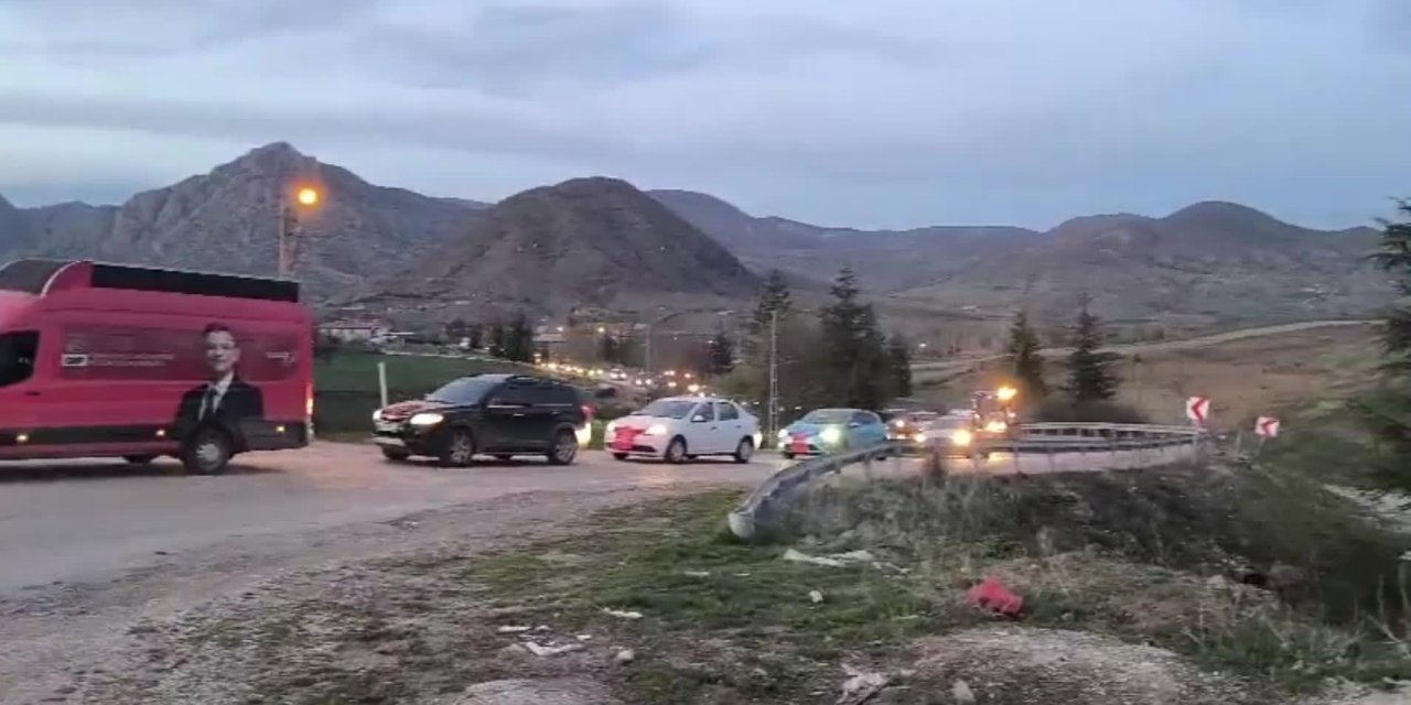 Yozgat çiftçisi, İmamoğlu’na destek için traktörleriyle sokağa indi