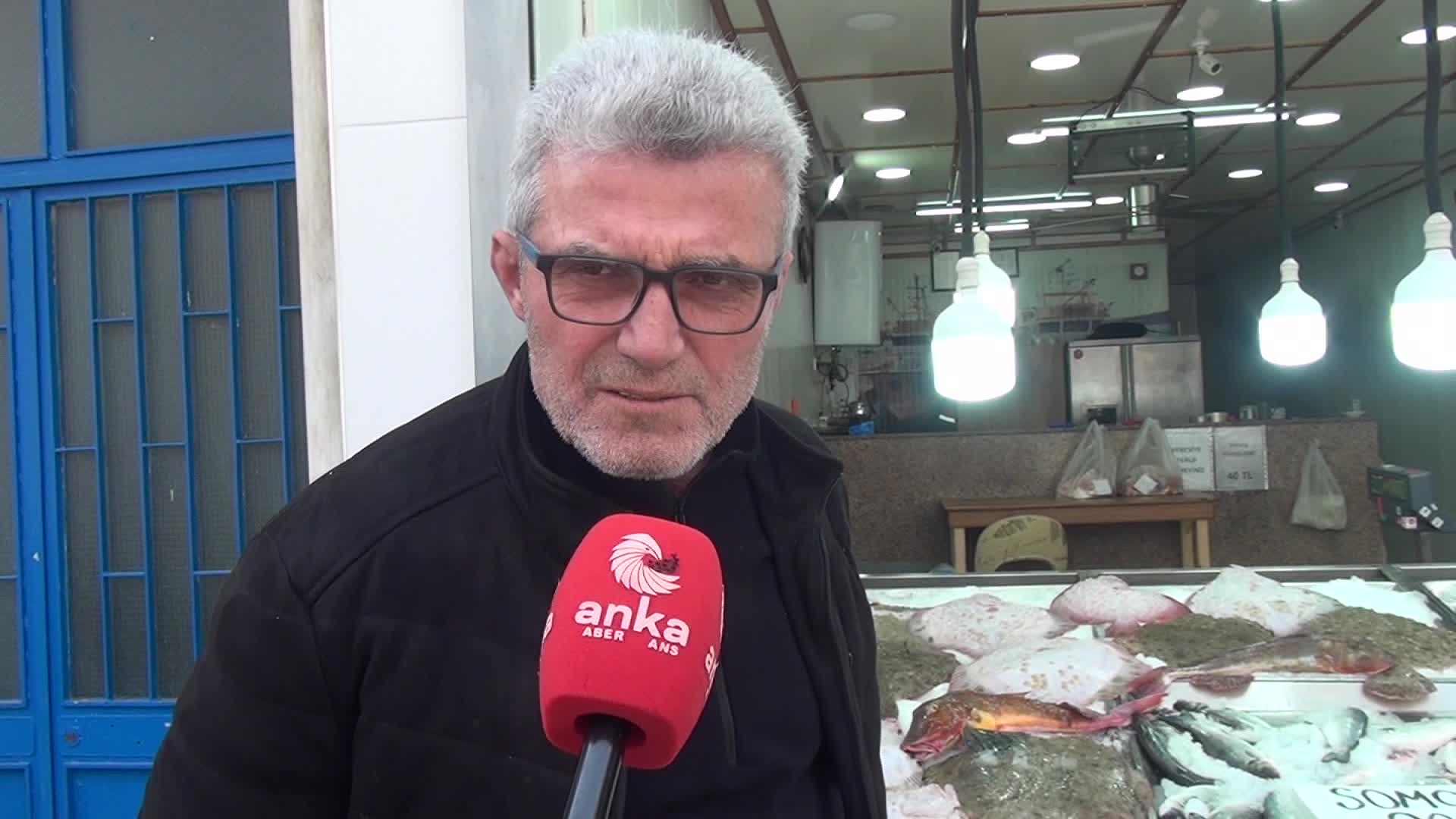 Sinop’ta kalkan balığının kilosu bin lira: Kurbana girer gibi 2- 3 kişi bir olup alıyorlar