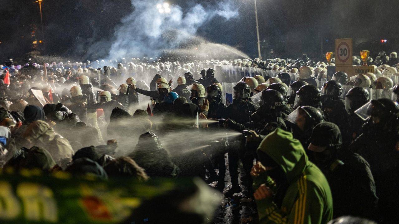Tutuklanan öğrencilerin aileleri: Hırsızlık yapanlar bırakıldı, bizim çocuklarımız cezaevinde