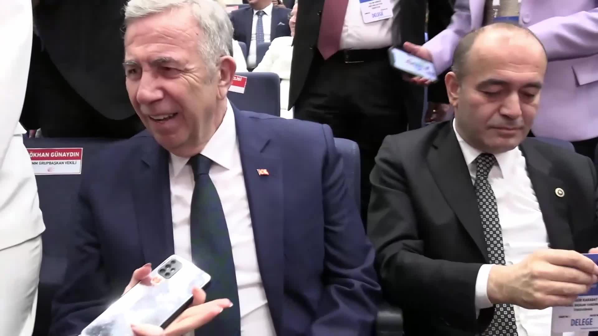 Mansur Yavaş: "İnşallah önümüzdeki kurultayda Ekrem İmamoğlu'nu kendine ayrılan koltukta görürüz"