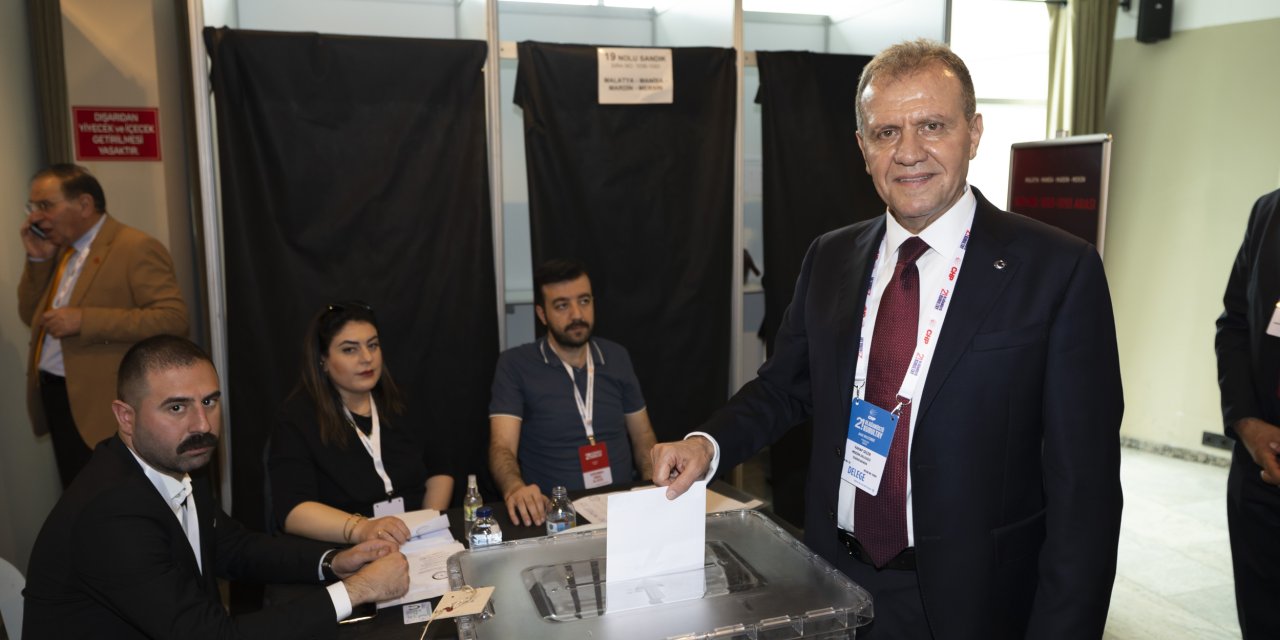 Vahap Seçer: “CHP’yi etkisizleştirme çabası var, bu oyunu hizmetle bozacağız”