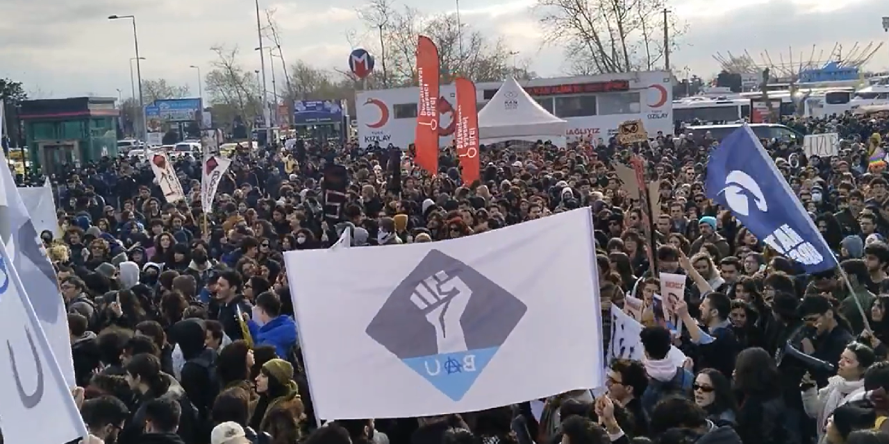 Üniversiteliler, tutuklu arkadaşları için 'Gençlik Dayanışma Sahnesi'nde buluştu