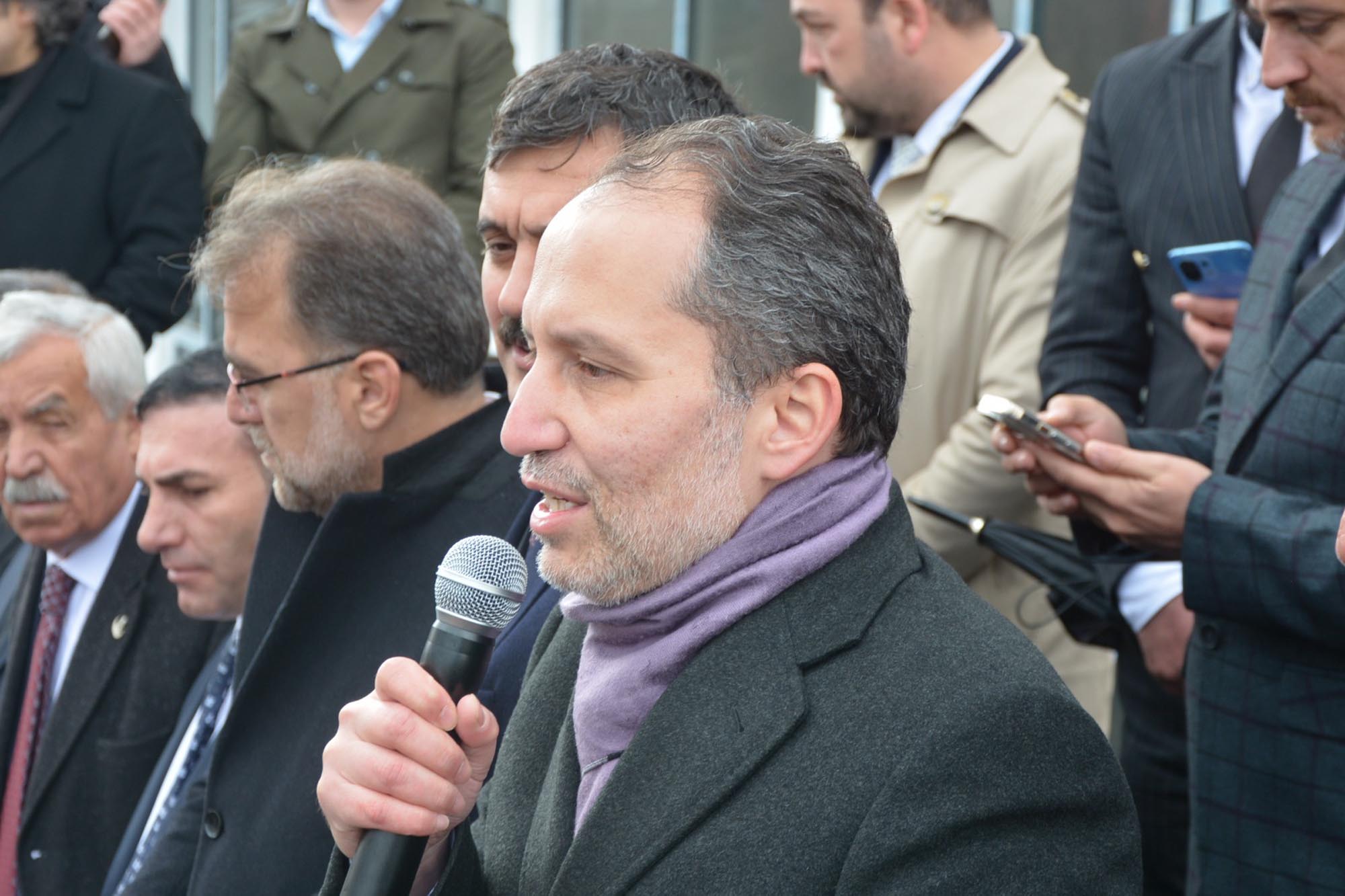 Yeniden Refah Partisi Genel Başkanı Erbakan: Para var ama faize, holdinglere