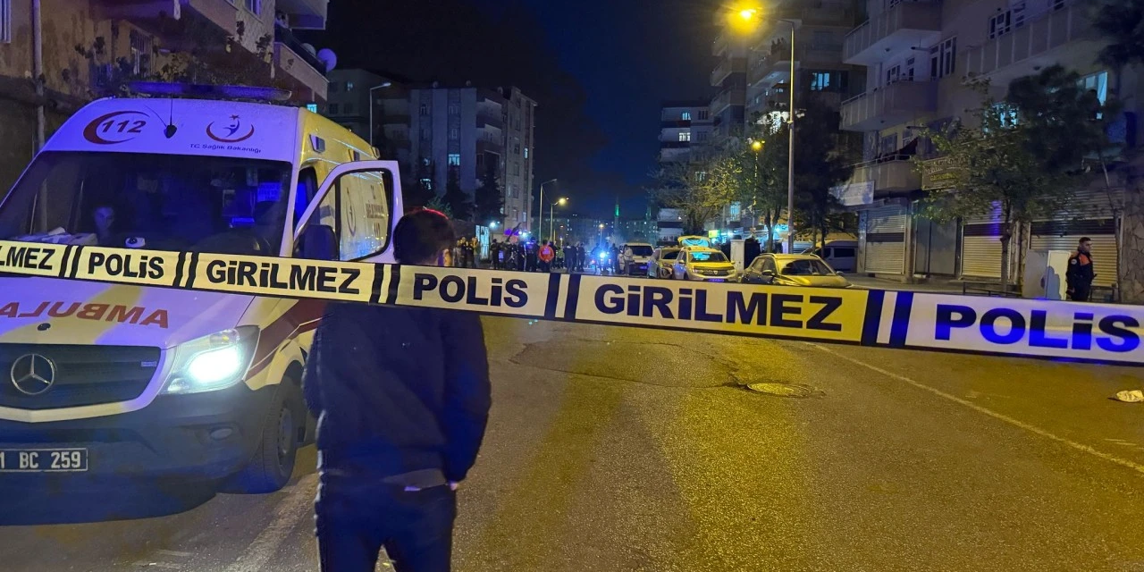 Diyarbakır'da çıkan kavgada silahlar konuştu: 1'i polis 10 kişi yaralandı