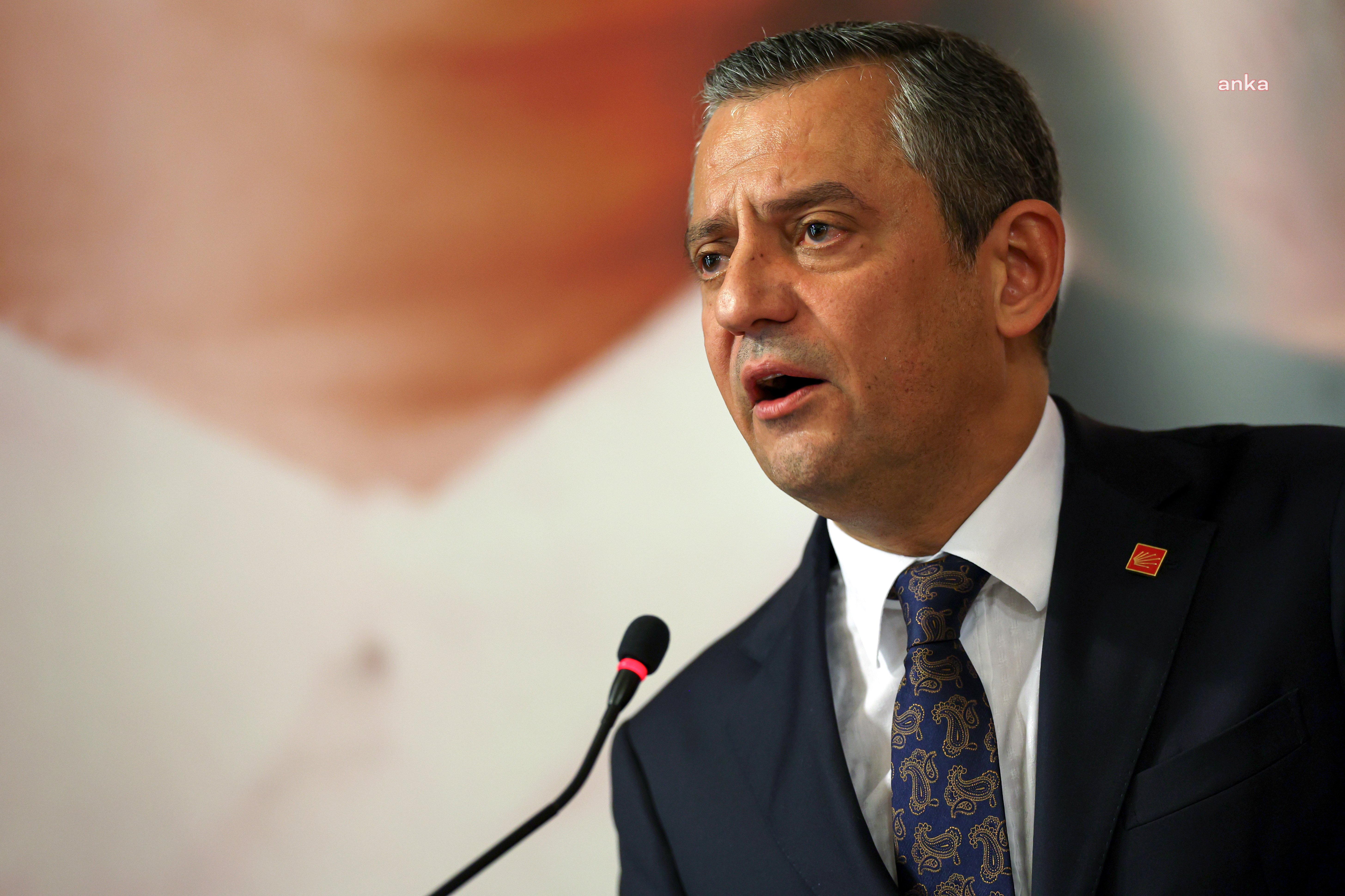 Özgür Özel: "Gençliğe güvenenlerin büyük yürüyüşünün başlangıcıdır bugün"