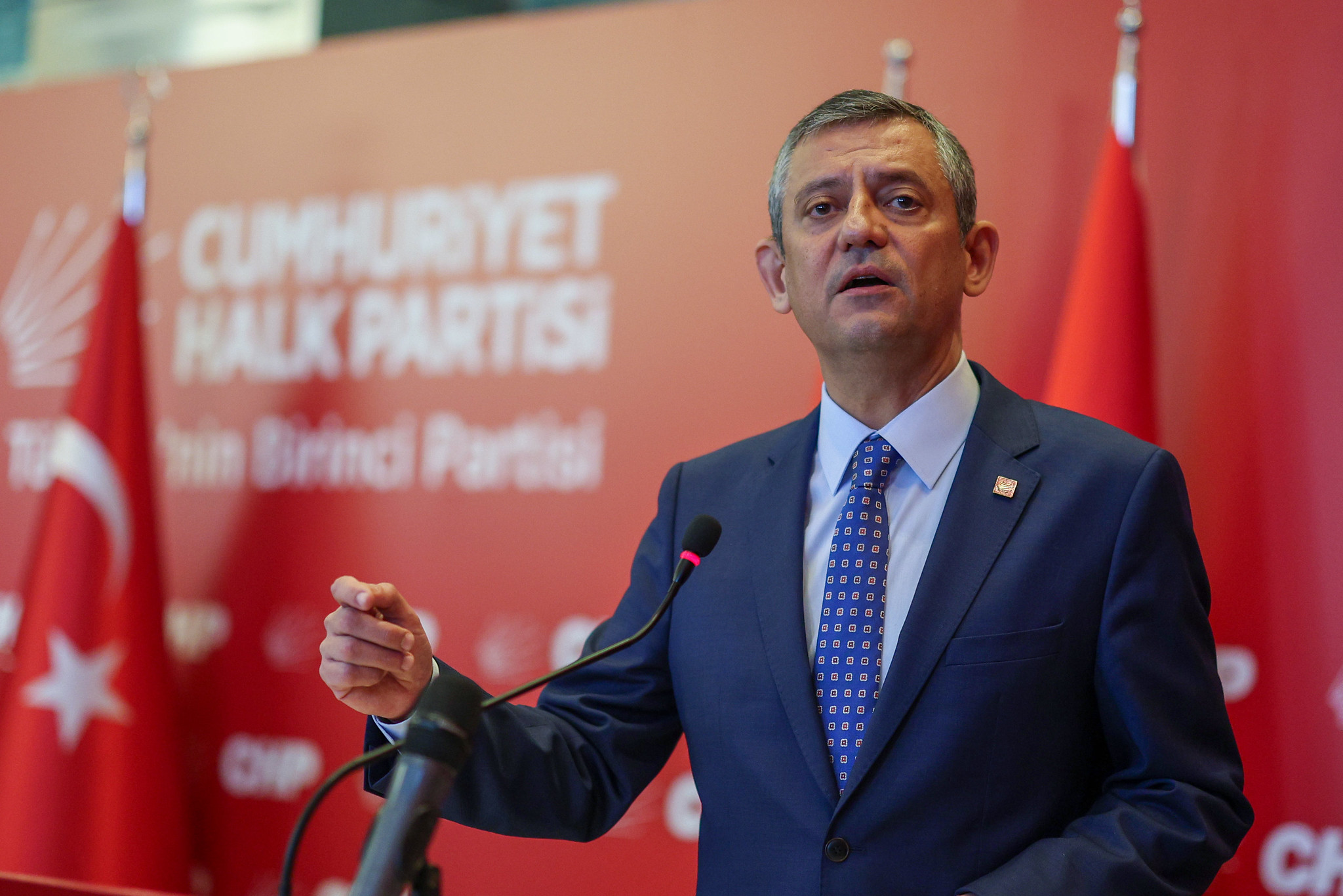 Özgür Özel: “Biz şoku dakikalar içinde atlattık. Erdoğan daha Saraçhane şokunu atlatamadı”