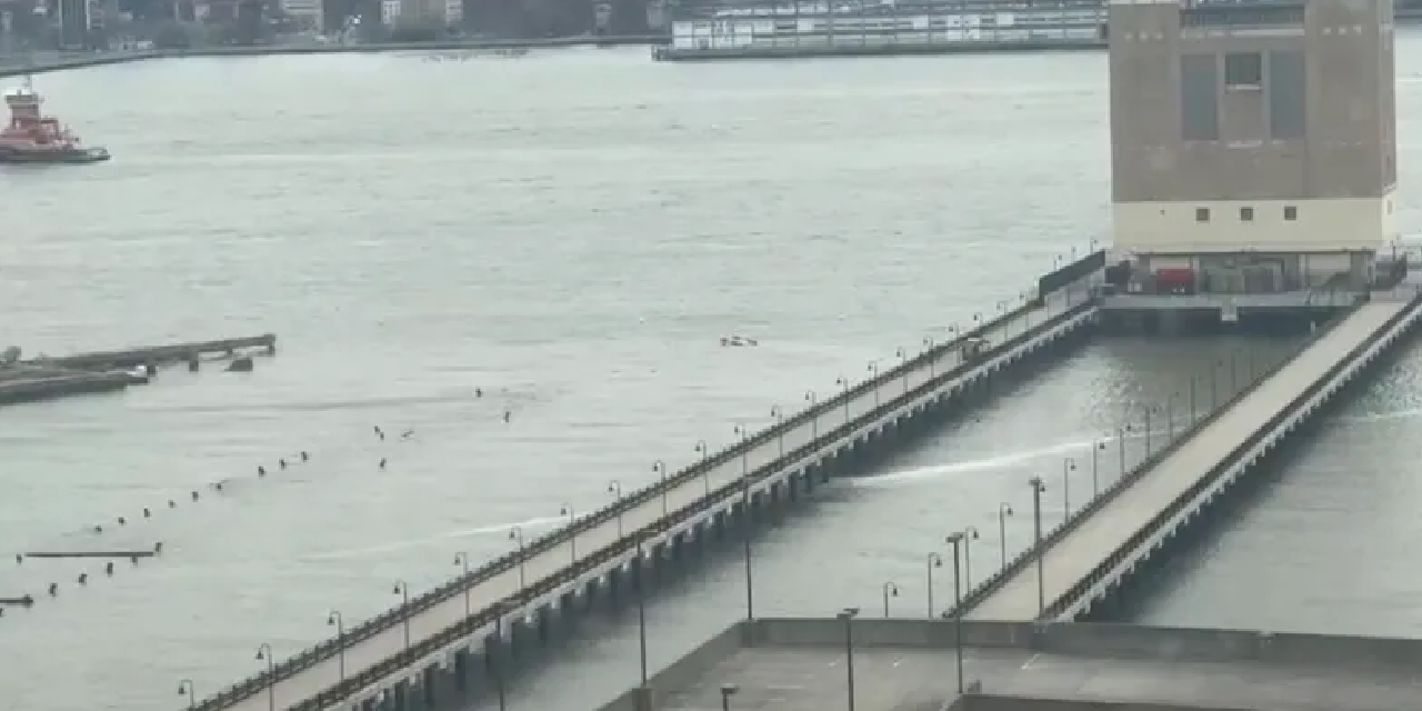 New York'ta helikopter Hudson Nehri'ne düştü: 6 kişi hayatını kaybetti