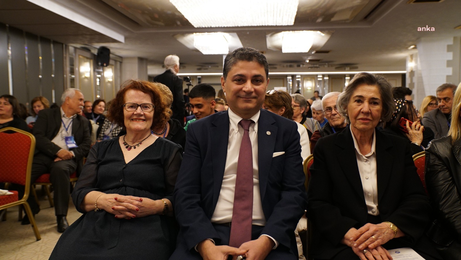 'Çağdaş Yaşam Cumhuriyet Ödülü' Nazan Morluoğlu’na verildi