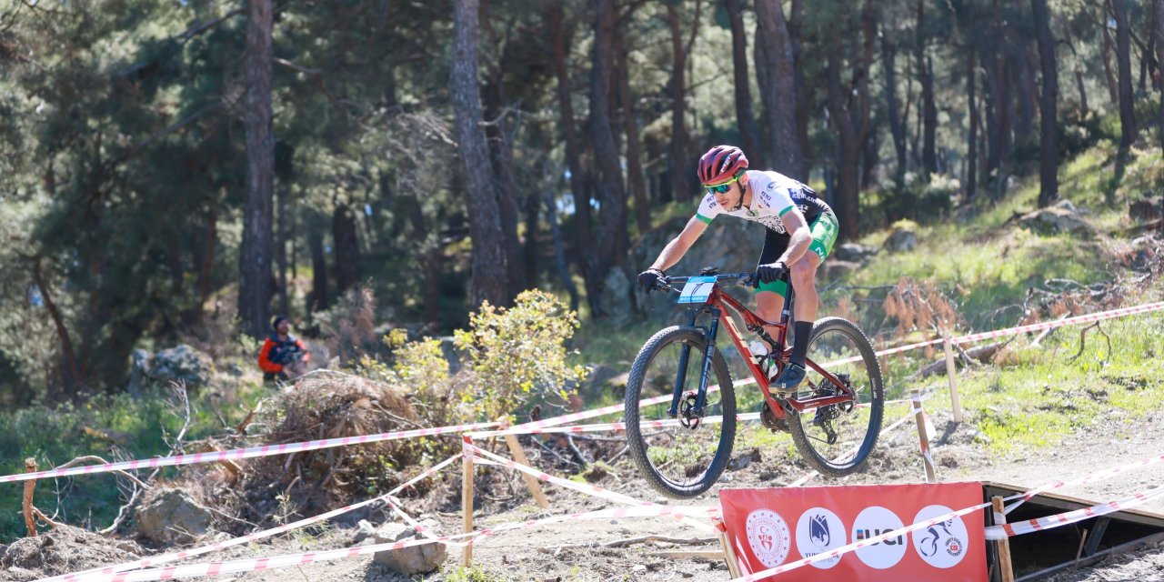 Pedallar Manisa’da zirveye koştu: Uluslararası dağ yarışı büyük heyecana sahne oldu