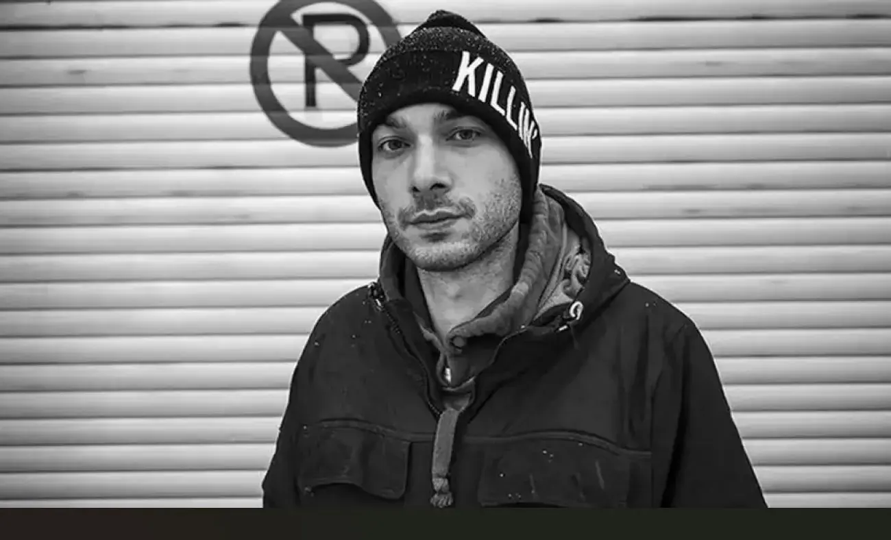 Babasına şiddet uygulayan ünlü rapçi gözaltına alındı