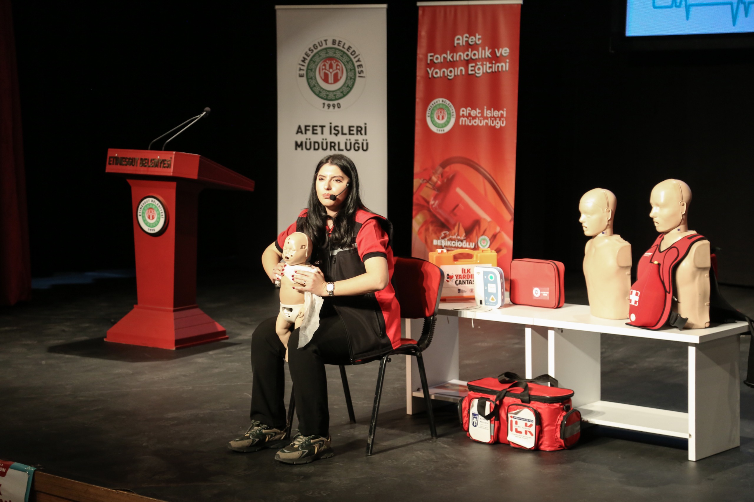 Etimesgut Belediyesi’nden 370 personele afet eğitimi