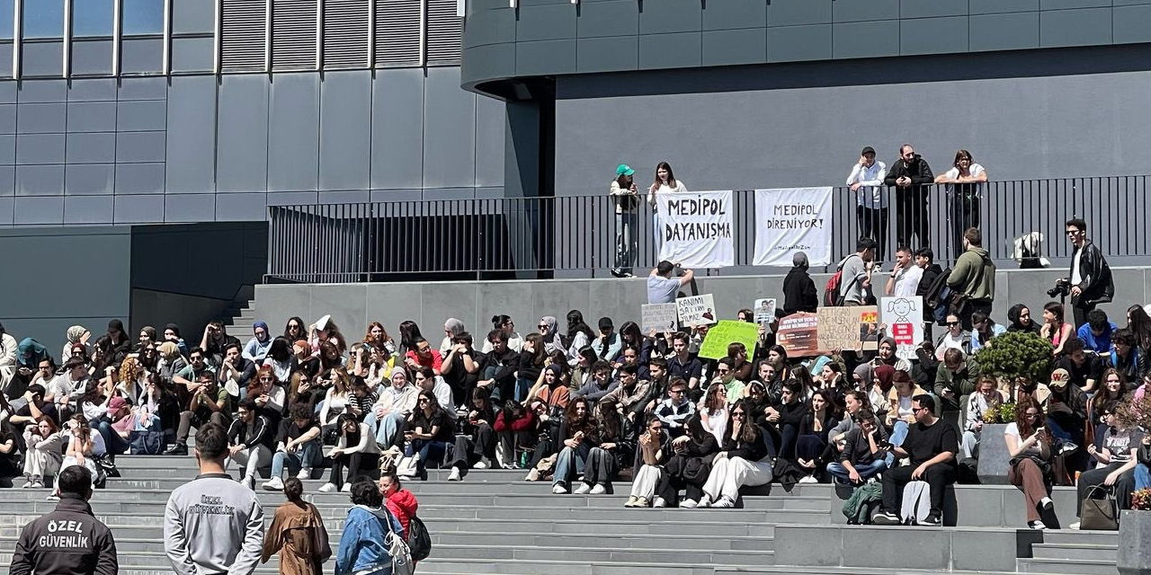 Okul ücretlerine yüzde 85 zam yapıldı: Medipol Üniversitesi'nde öğrenciler isyanda!
