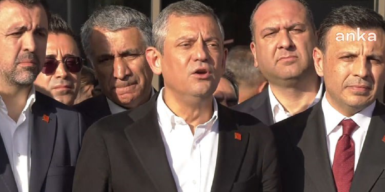 CHP lideri Özel, Sırrı Süreyya Önder'in yatırıldığı hastanede