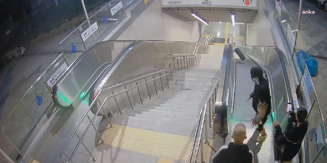 Metro istasyonunda yürüyen merdivene çöp attılar! İBB'den suç duyurusu