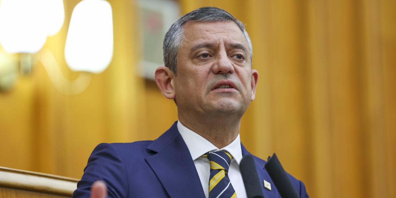 CHP lideri Özel, meydanları işaret etti: 'Barışçıl, gitgide kalabalıklaşan, inatçı ve sürekli'