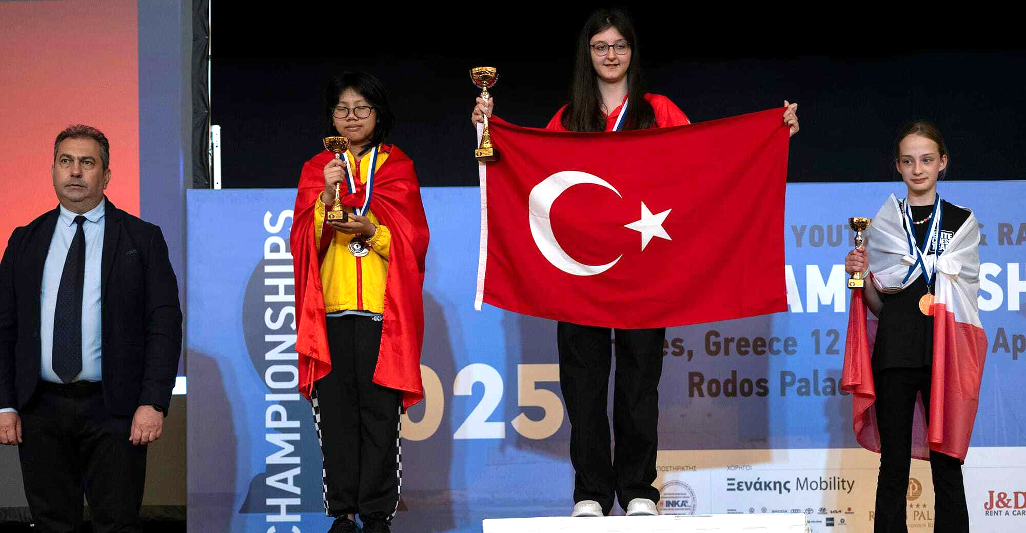 Bursa Büyükşehir Belediyesporlu 14 yaşındaki Arya Aydoğan, Dünya Şampiyonu