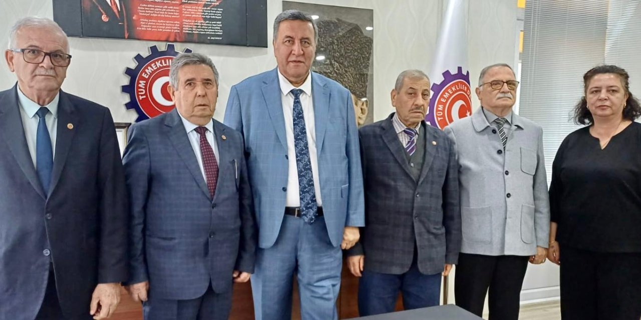 “Fitre veririz” dediler, emeklileri ağlattılar: %80’i açlık sınırının altında!