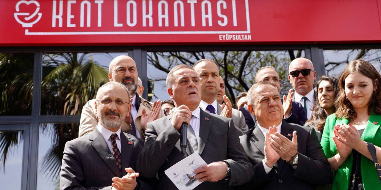 ‘Ekrem Başkan'ın marka projelerinden’ diyerek Eyüpsultan'da Kent Lokantası açıldı