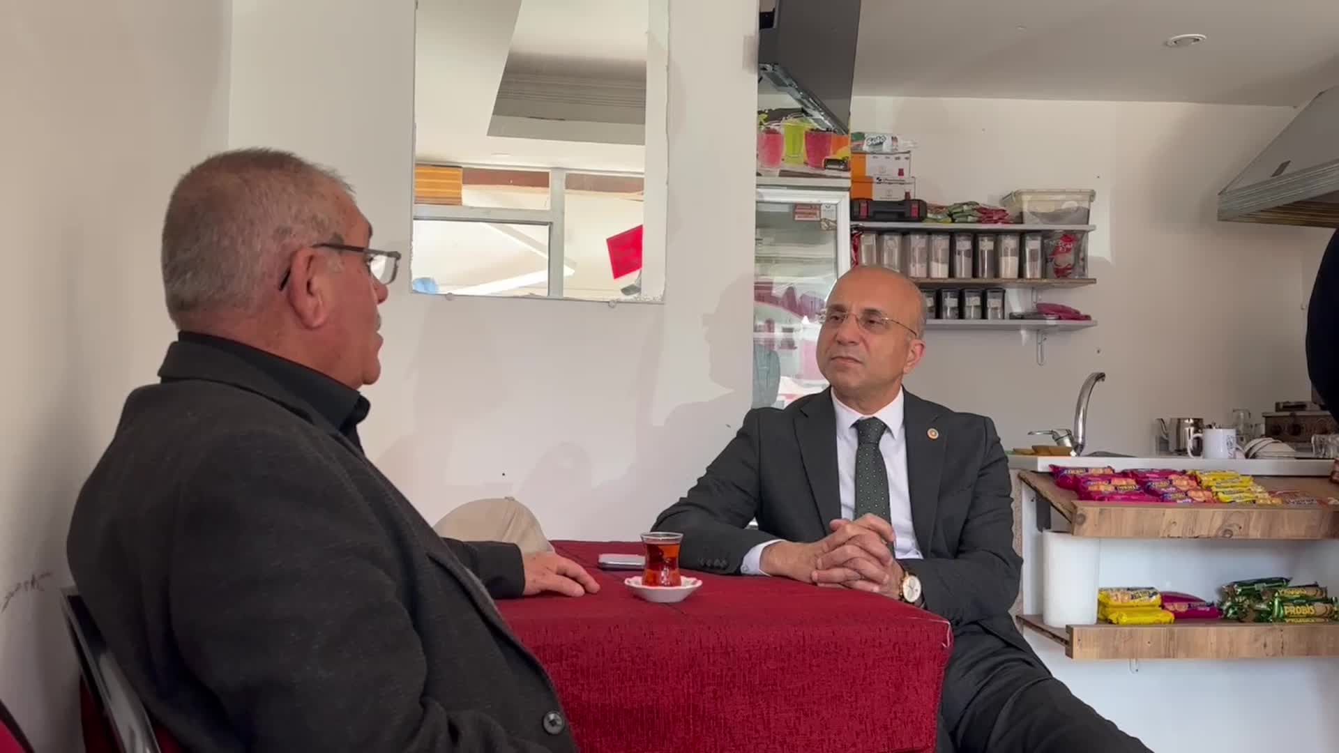 CHP’li Aşkın Genç’in dinlediği şehit yakını: Kamuda 28 yıl çalıştım, 22 bin lira emekli aylığı alıyorum