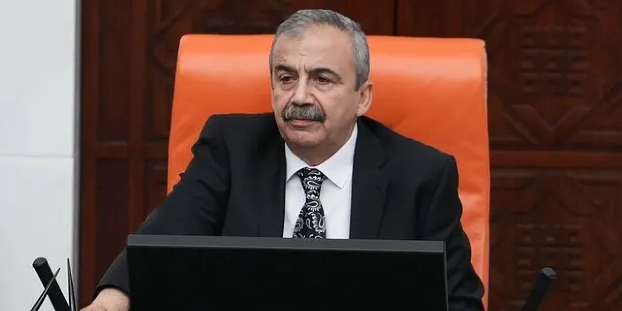 Sırrı Süreyya Önder'in son durumuna ilişkin yeni açıklama: Kalbin sağ tarafı da kasılmaya başladı