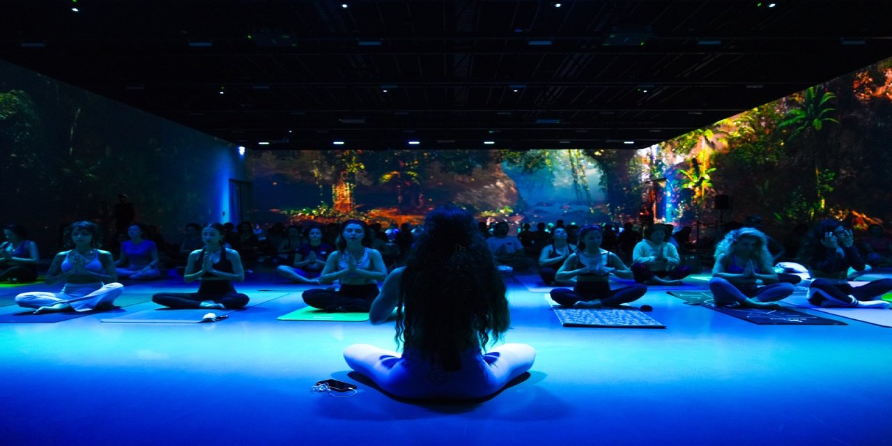 Dijital sanatın kalbinde yoga: Immersive deneyime hazır mısınız?