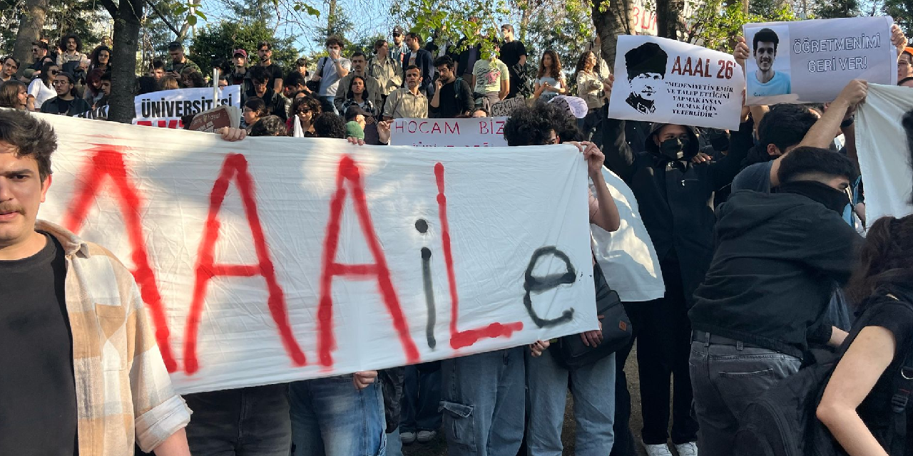 Ankara’da liseliler öğretmen kıyımına karşı Kuğulu Park’ta eylemde