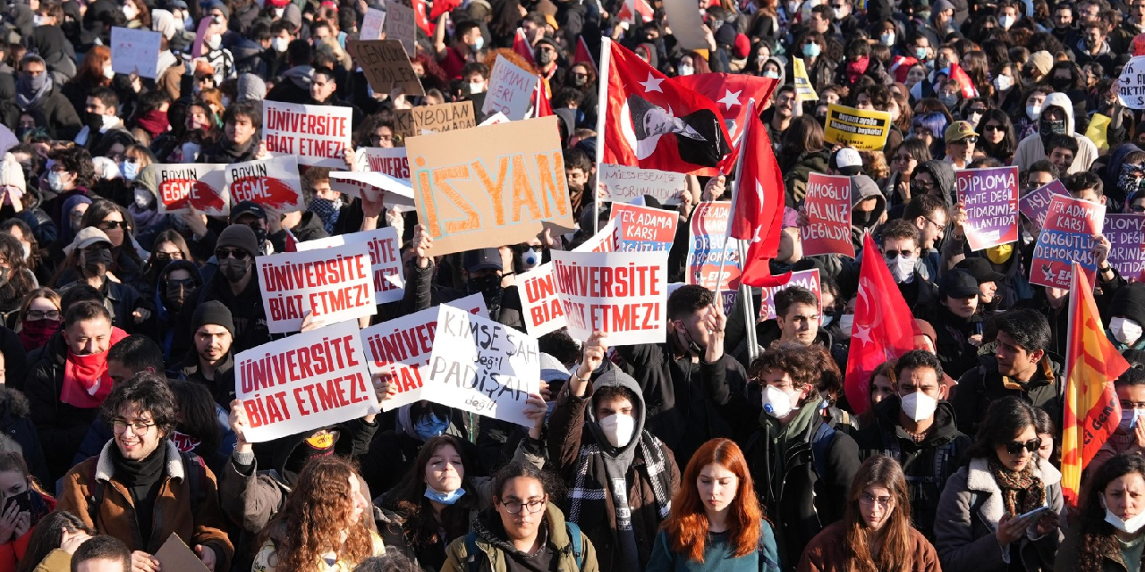 Üniversiteliler, 'Kadıköy' kararına karşı DİSK önüne gidiyor!