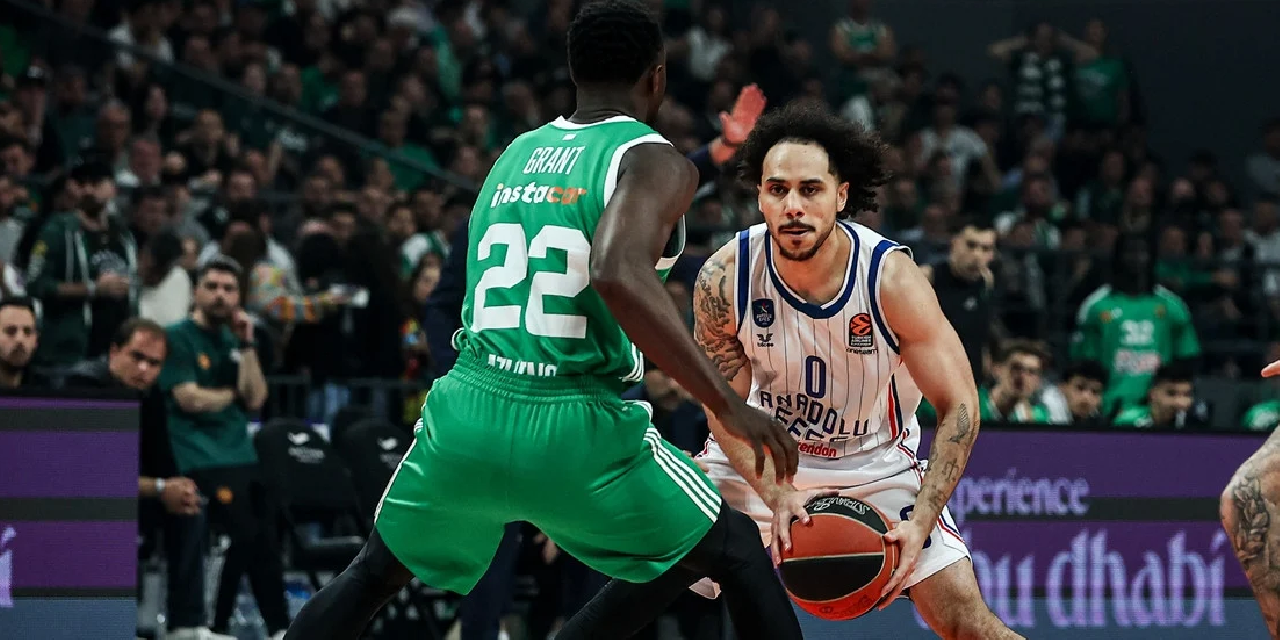 Anadolu Efes Atina'da sonunu getiremedi