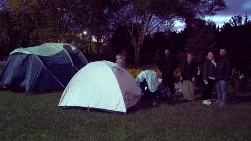 İstanbul sabaha kadar ayaktaydı: Çadırlar kuruldu, camiler doldu