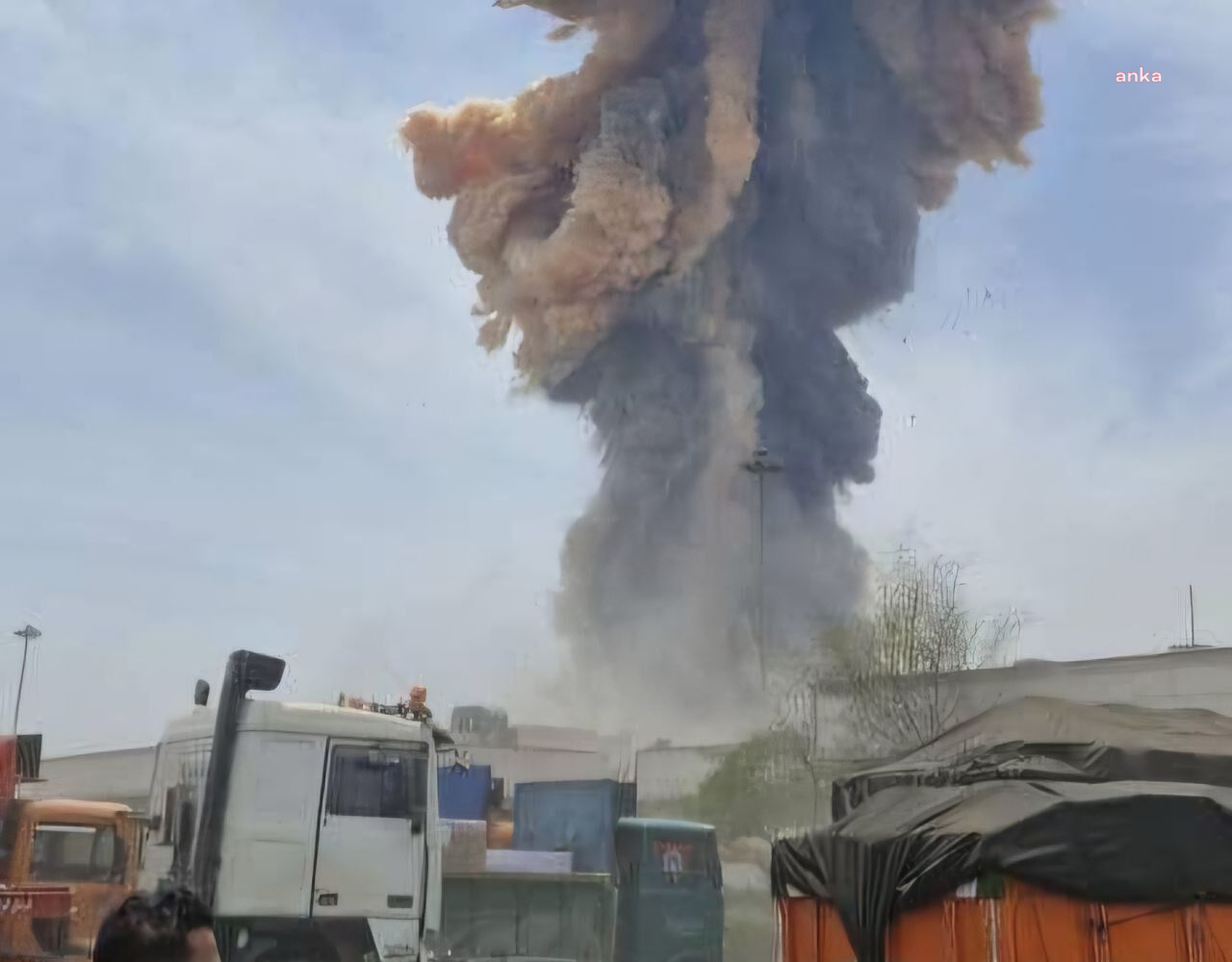 İran’da Şehid Raci Limanı'nda devasa patlama: En az 500 yaralı