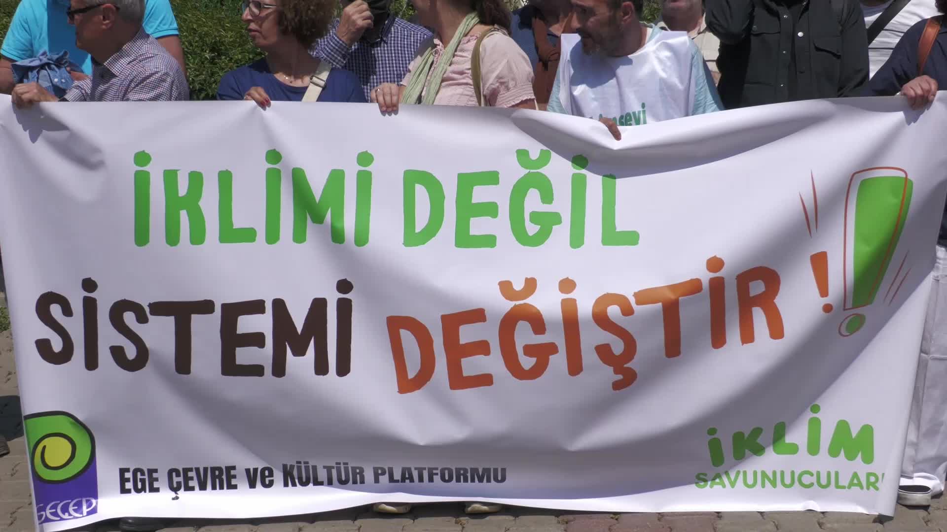 İzmir’de Çernobil’in yıl dönümünde 'nükleer santral' protestosu