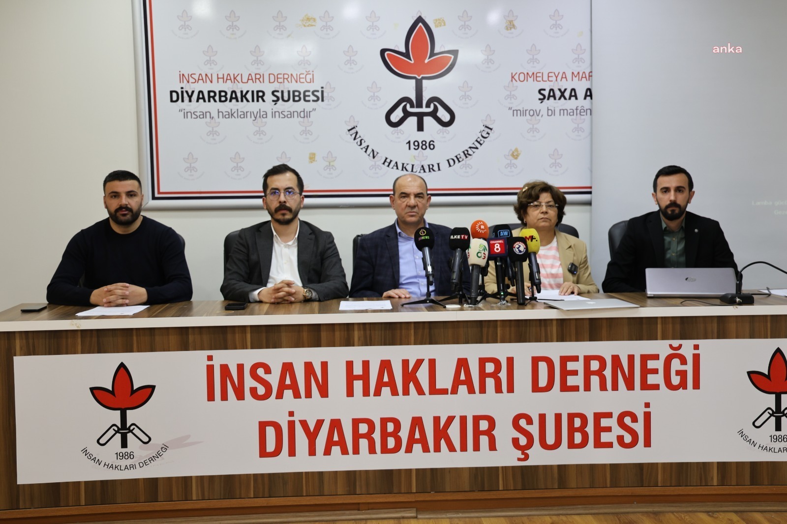 İHD: Cezaevlerinde en az bin 412 hasta mahpus var